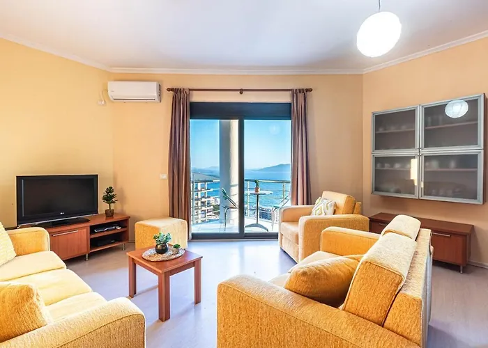 Charm 6, 2br Ap Sea View, Parking